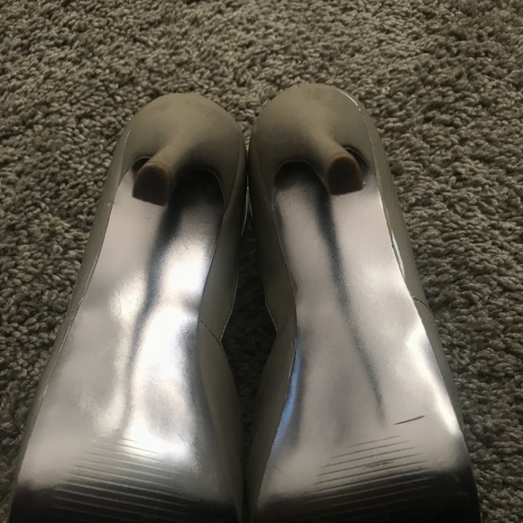 The perfect heel for fall and winter. - Picture 3 of 5